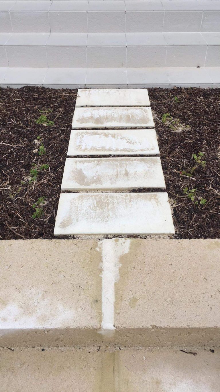 MARGARET RIVER CONCRETE SLABS WITH QUARTS STONE 02